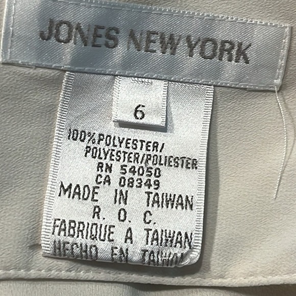 Jones New York Ivory Keyhole Relaxed Bateau Blouse Women’s Size 6 - Picture 2 of 8